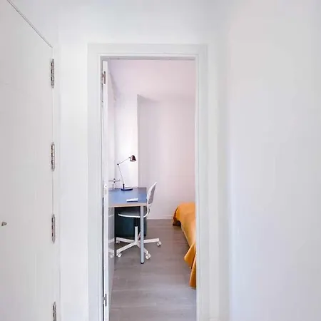 1 Pedregalejo Apartment *